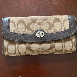 Coach Park Turn Lock Checkbook Wallet Clutch Large Tri-Fold